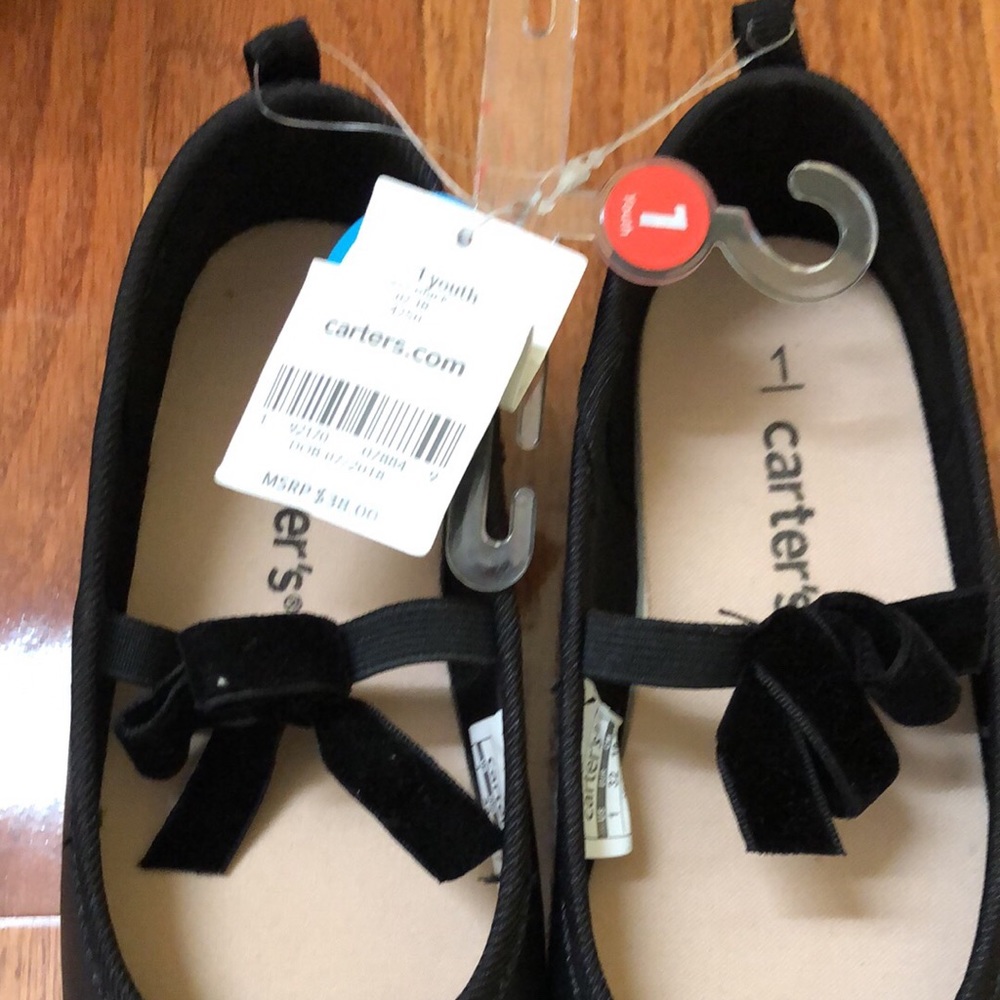 Girls Carter’s size 1 black dress shoes - Picture 2 of 2